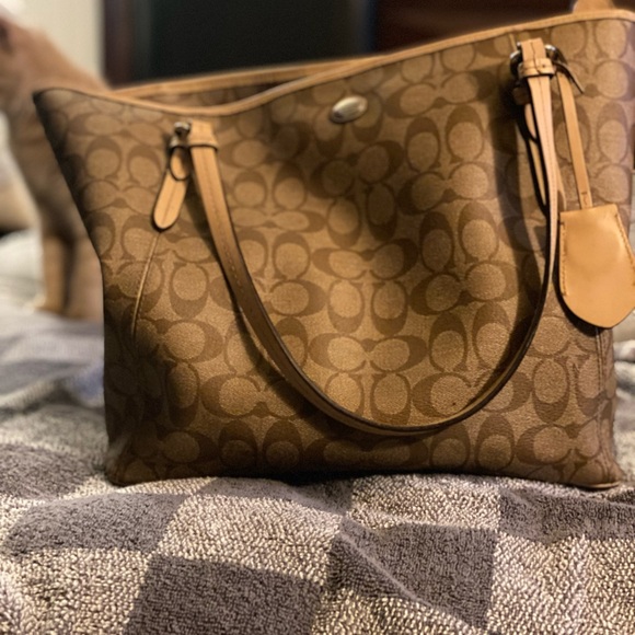 Coach purse - Picture 5 of 7
